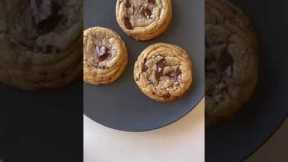 The most perfect chocolate-chip cookies you will ever see