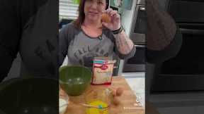 Box cake mix hack for better tasting cakes! ❤️#bakinghacks #cakehacks #shorts